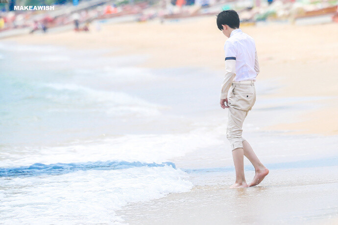 #TFBOYS王源# #王源# 你眼中的世界，和我眼中的你@TFBOYS-王源