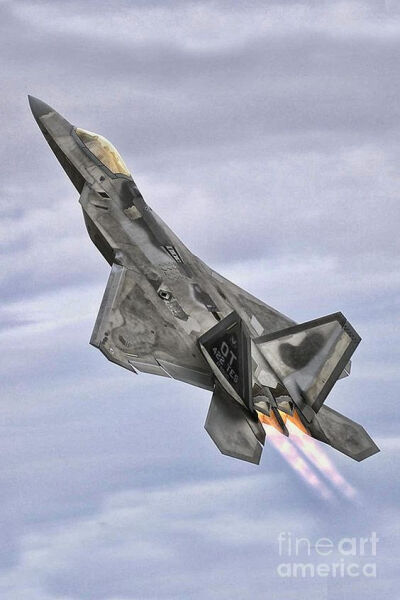 F-22 Raptor - One of the coolest looking Military Jets since the SR-71: