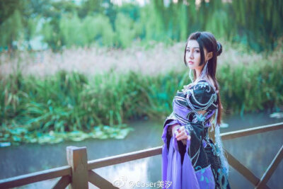 #剑网3cos# #剑侠情缘三# #破军花姐# 谁管是醉是醒，去散自如云。说我此生之幸，得君为知己。最后这一盏，不如我先饮。看山河未尽，何须我执笔。看人事轮回，何须我倾意。谁问云如之何，谁可识我之心。笑我之人已去…