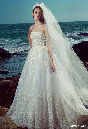 Zuhair Murad SS 2016 Bridal｜海天一色，白纱飘飘~ ~黎巴嫩设计师 Zuhair Murad 释出2016春夏婚纱系列。一贯的精致大气，还有最为经典的白……太美啦！