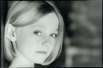 汉娜·达科塔·范宁（Hannah Dakota Fanning，1994年2月23日－），美国电影童星，成名作是2001年的《我是山姆》，电影作品中最广为人知的是《世界大战》和《夏洛特的网》。 其胞妹艾丽·范宁亦是知名女演员。