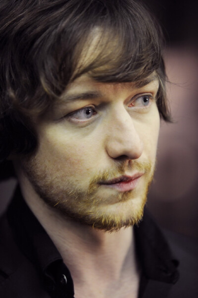 #James McAvoy# #365 sides of McAvoy#【1/365】“I don’t know why it’s orange but I dig it.I like it.I don’t need a comment,but I like it.”“The beard is sexy,come on!Ginger beards rock in my opinio…