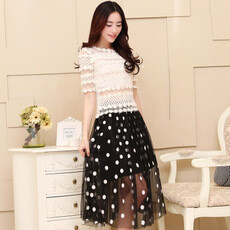 时尚韩版女套装 优雅花朵蕾丝衫+黑白点网纱半身裙连衣裙两件套