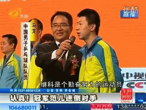 冷冷的狗粮在脸上胡乱的拍