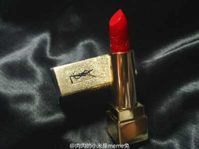 #YSL##兔の安利# 「我们的征途是星辰大海」--YSL Star Clash Edition 星辰版方管 01～真的超级超级美…闪片亮瞎眼 膏体也带星星忍不住拍了好几张ฅ•̀∀•́ฅ 图四和图六是动图哦 图五是我自己p的星星光圈哈哈 美…