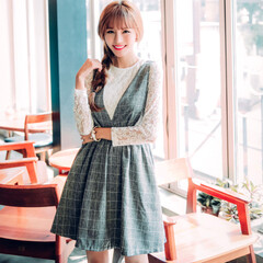 韩国长袖镂空蕾丝上衣+格子背带连衣裙小清新两件套装修身秋冬