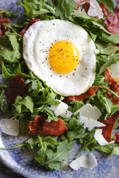 This easy salad has all my favorite things in one – arugula, Proscuitto, shaved Parmesan and a runny egg! When you pop that egg yolk, the salad is bathed in that warm eggy goodness, salad nirvana in …