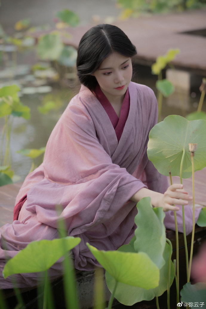 则为你如花美眷，似水流年。