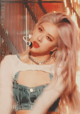 blackpink朴彩英赞评论更多