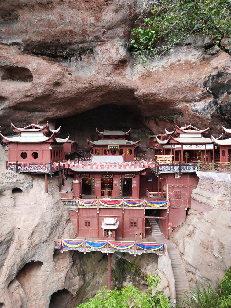 甘露岩寺