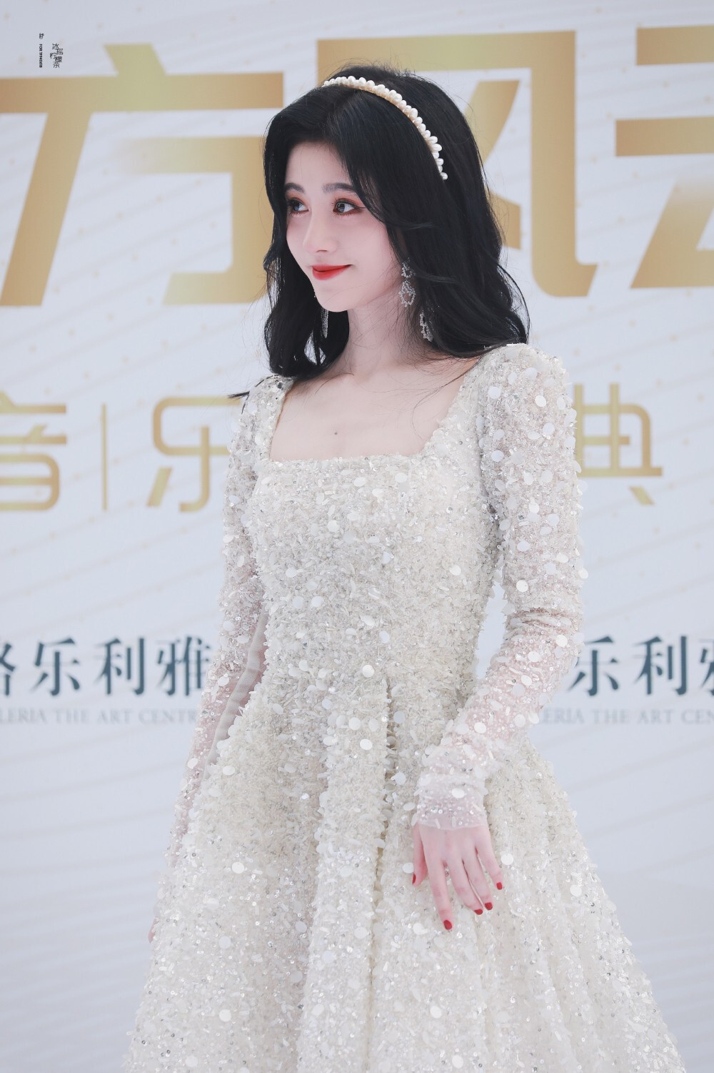 鞠婧祎
cr.冰摇柠檬茶｜鞠婧祎