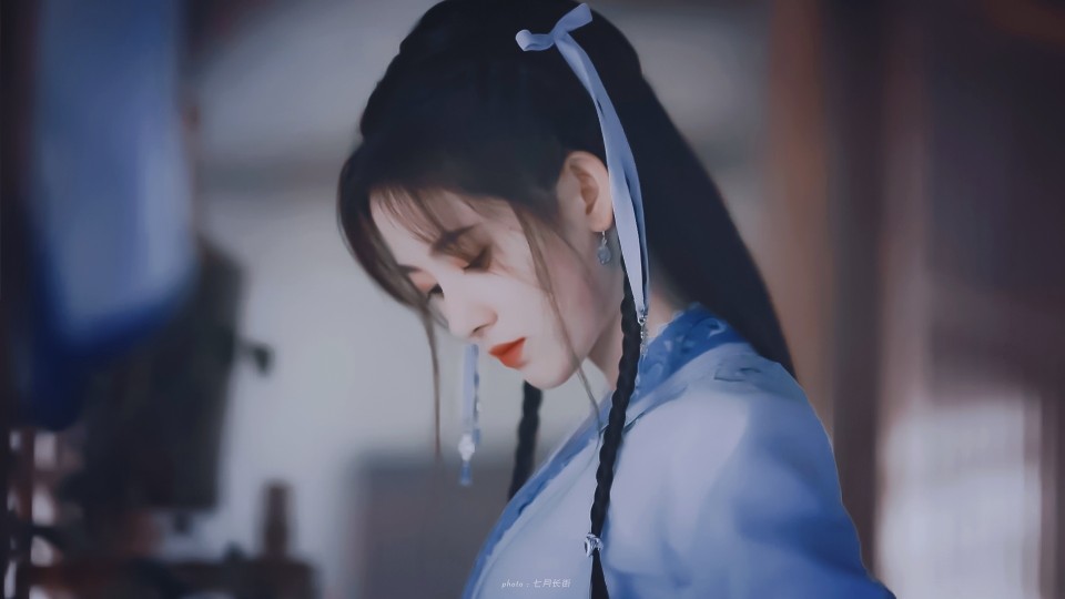 鞠婧祎｜雪文曦
cr.七月长街