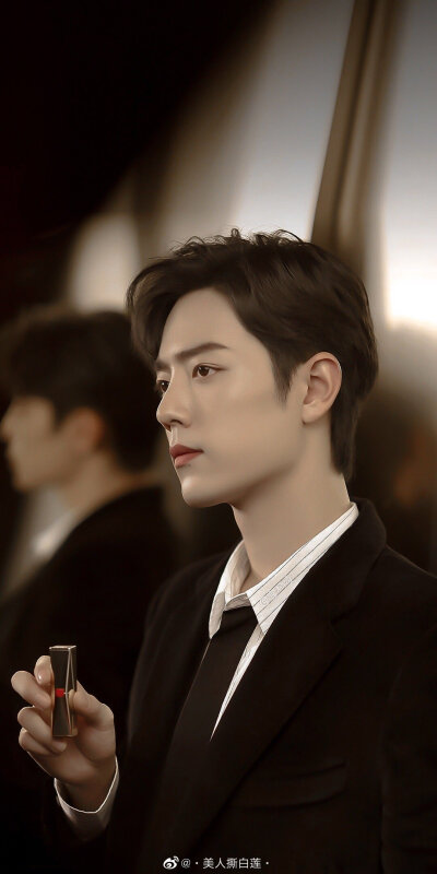 肖战美图，抱抱(๑>؂<๑）