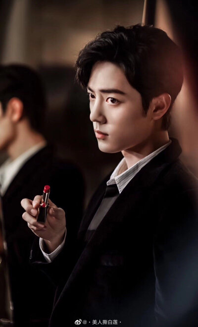 肖战美图，抱抱(๑>؂<๑）