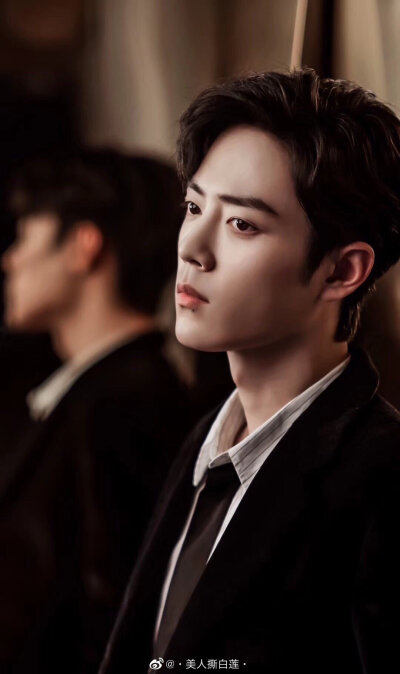 肖战美图，抱抱(๑>؂<๑）