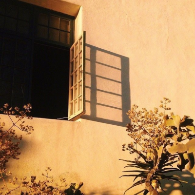  ᴱⁿʲᵒʸ ᵇᵘˢʸⁿᵉˢˢ ᵃⁿᵈ ᵃᵈᵃᵖᵗ ᵗᵒ ˡᵒⁿᵉˡⁱⁿᵉˢˢ
享受忙碌，适应孤独
