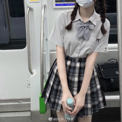 jk制服/一见倾心
店铺：02JK工作室——黑白灰