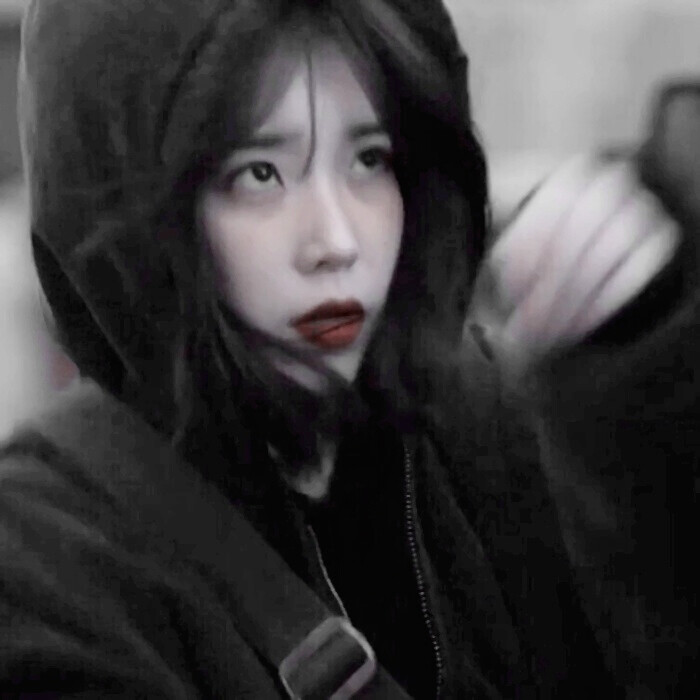 男孩约了女孩十点见面 女孩在出门前带了化妆品和充电器 男孩在出门前删干净了聊天记录 打开了静音免打扰。
/iu/
/原截沉沦_7/
/二传注明dt林惊梦/