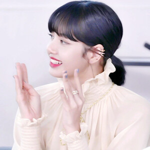 blackpink
Lisa Jennie Jisoo Roseanne



原 江纪然