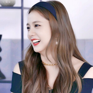 blackpink
Lisa Jennie Jisoo Roseanne



原 江纪然