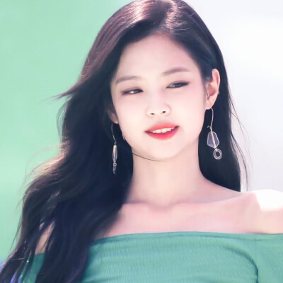 清凉一夏.
#Jennie.
原截-梦羽.