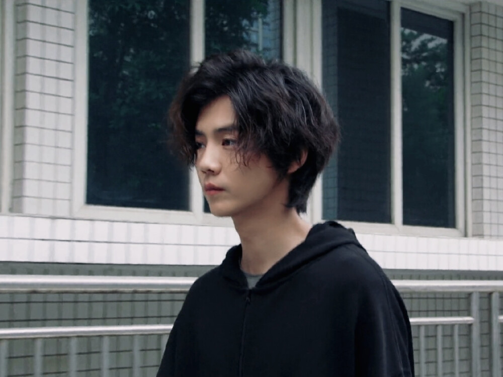 穿越火线/肖枫
图源wb 侵删
禁二改，多多支持枫枫子！！！