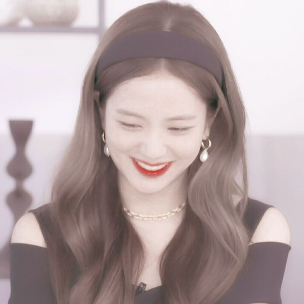  - 希望下一次遇到这么喜欢的人 别再给我一个提起就红了眼的结局啦
穆铭_
原截江纪然