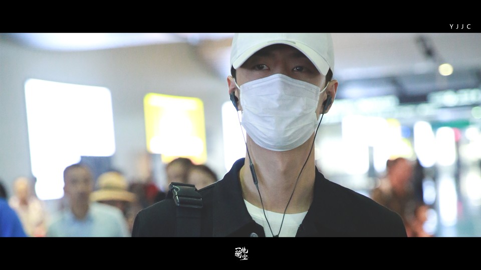 180730 贵阳-长沙 @UNIQ-王一博 cr:logo