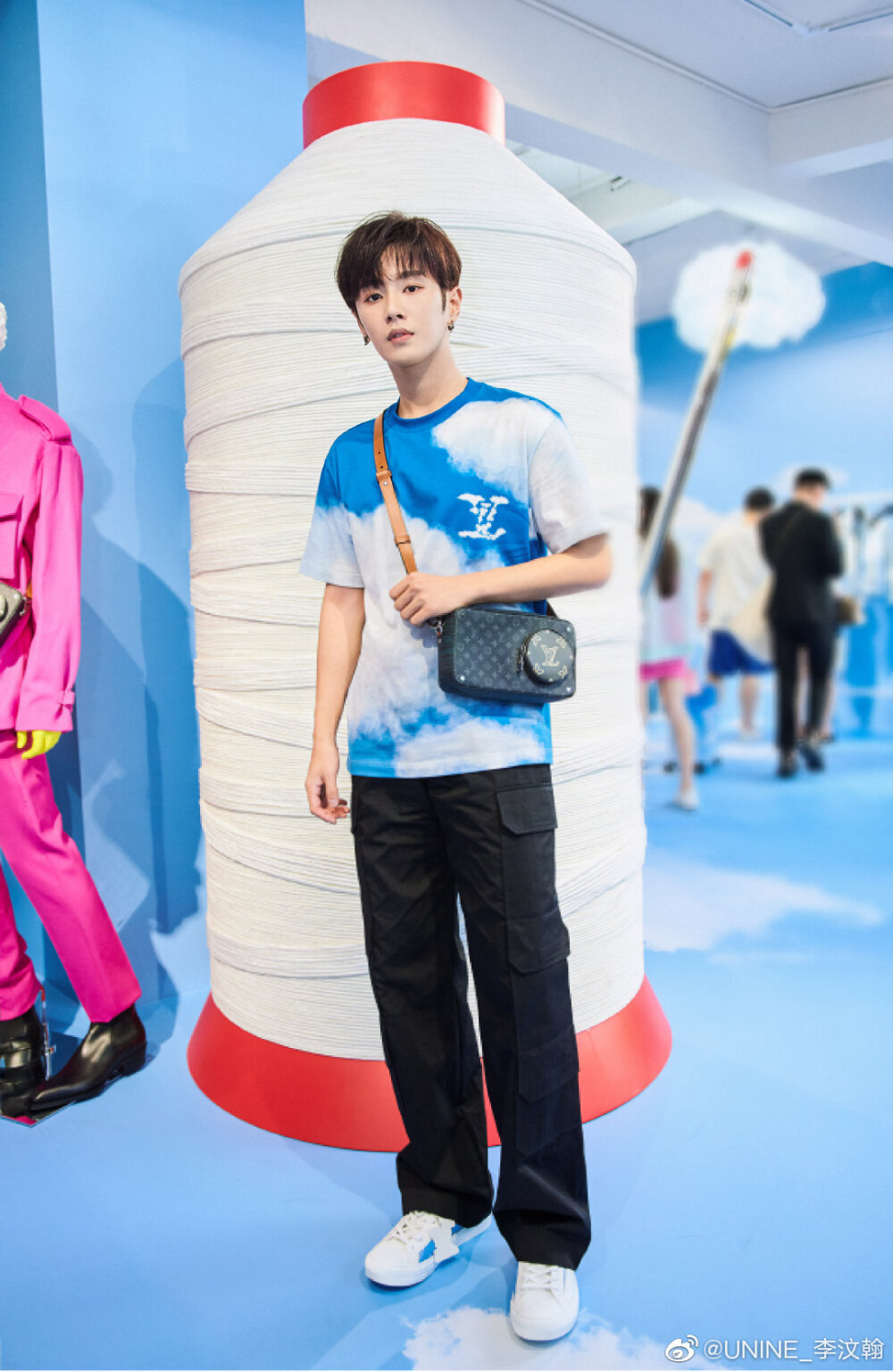 汶翰更博喜欢路易威登的蓝天白云仿佛带我回到了如梦