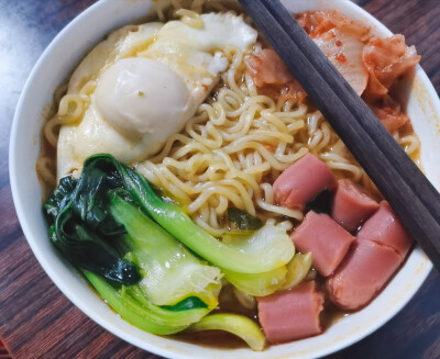 ( ´･ω･)ﾉ(._.`)