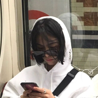 吃多会胖，熬夜会丑。