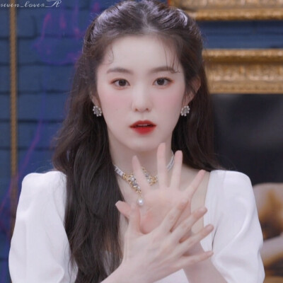 Red Velvet_裴珠泫Irene_
原截江纪然.