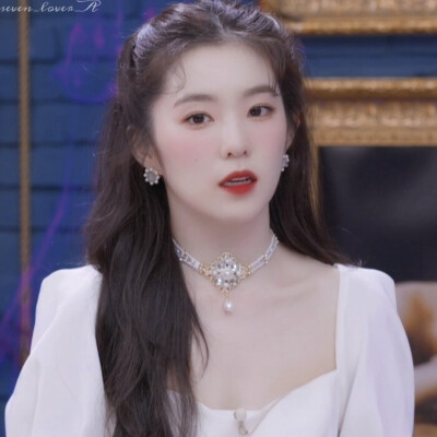 Red Velvet_裴珠泫Irene_
原截江纪然.