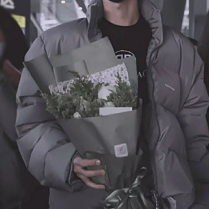 推荐王一博头像