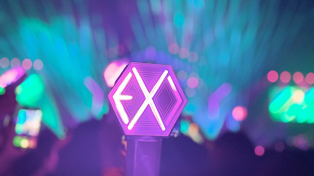 EXO 爱丽棒