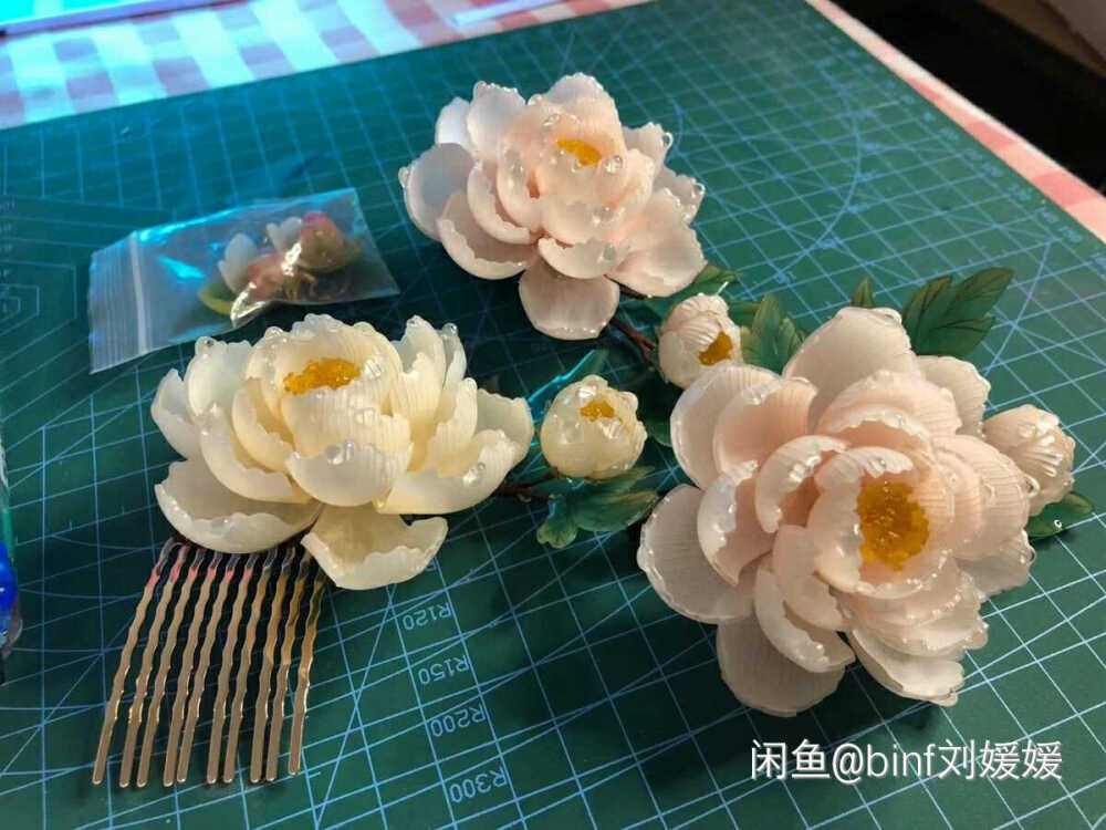 汉服头饰／热缩片发簪／热缩花
来源：闲鱼各位神仙簪娘
作者具体见图片水印哦~
