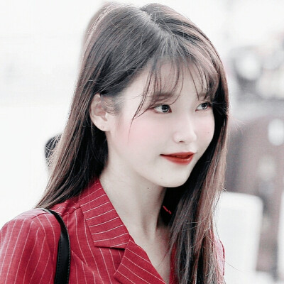 ：等风吹过我想再抱抱你
李知恩IU×顾郁