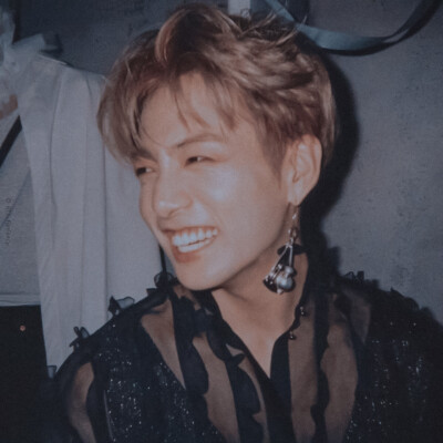 BTS
防弹少年团