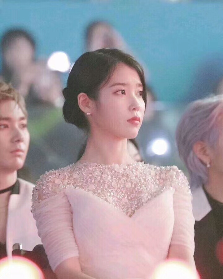 IU|头像