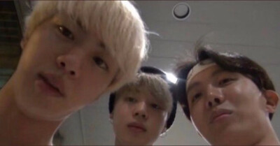 BTS
防弹少年团