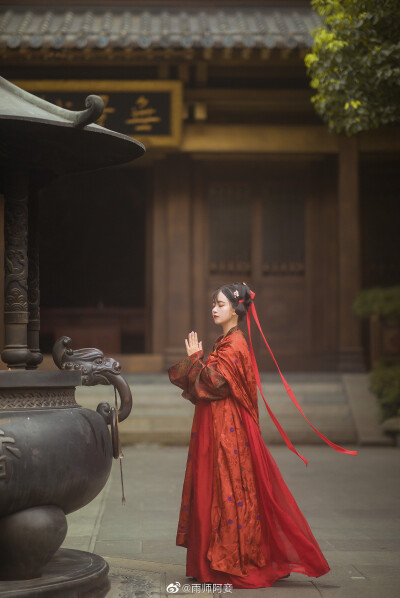 @雨师阿妾
出镜：@泠然是机智少女
服装：@锦醉嫣然