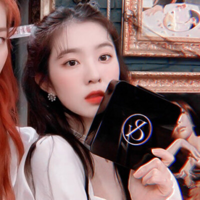 Seulgi & Irene
©乔韵