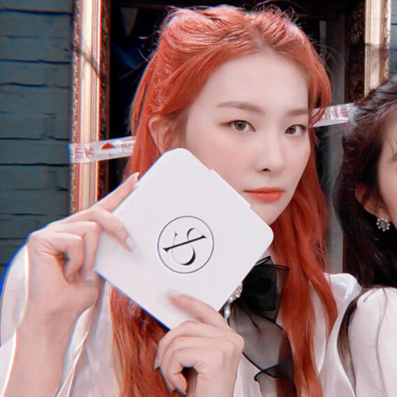 Seulgi & Irene
©乔韵