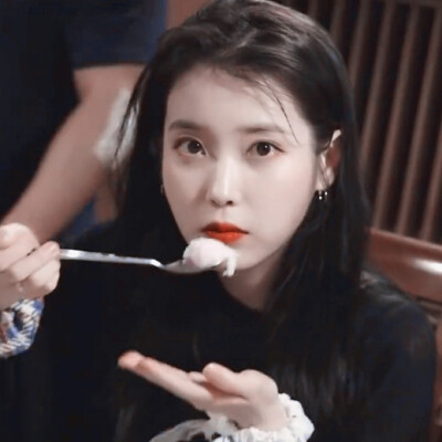 “真心喜欢对于最用心的那个人来讲没有新鲜感的。”
©谢思瑶