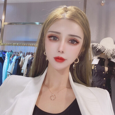 女头
诗梦瑶自截