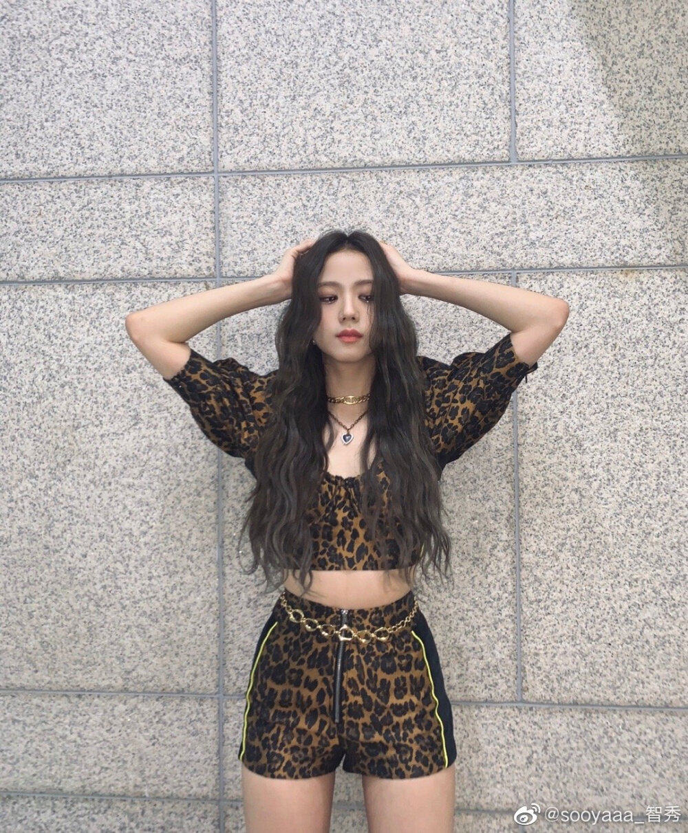 jisoo ins照