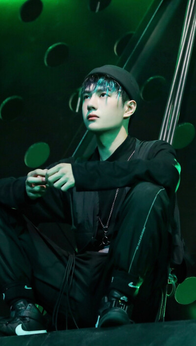 王一博先生生日快乐♥