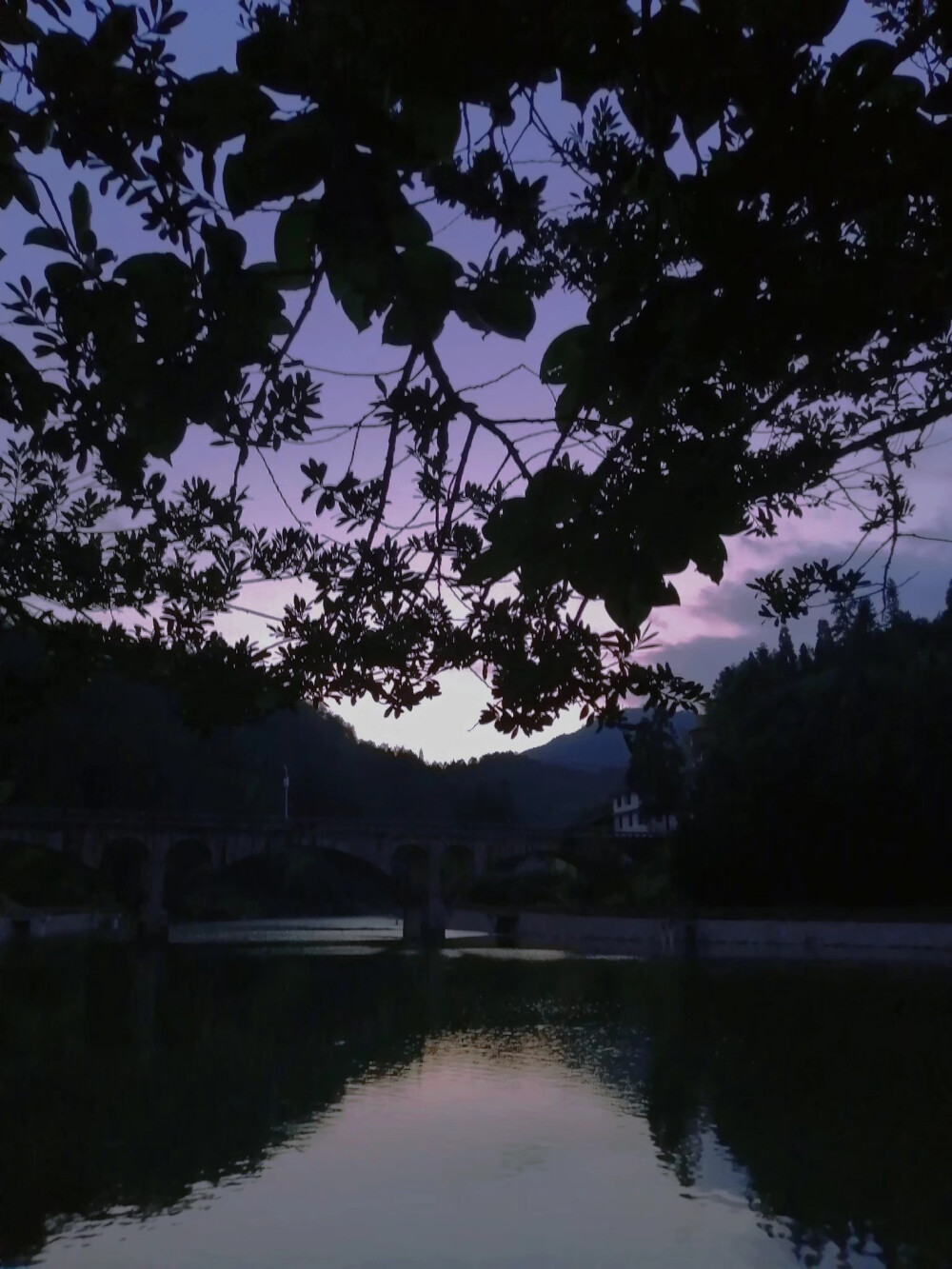 壁纸 摄影 风景 天空 紫色 湖泊 欧美