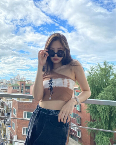 Jennie~