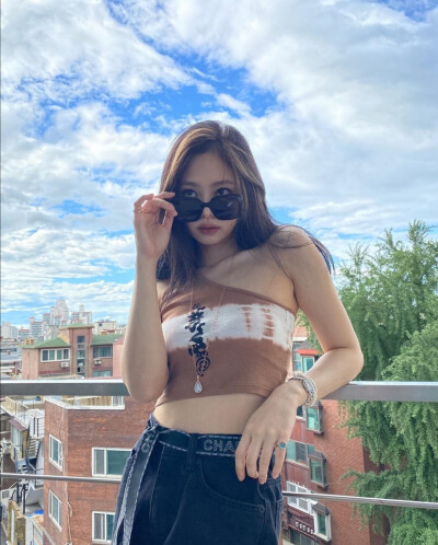 Jennie~